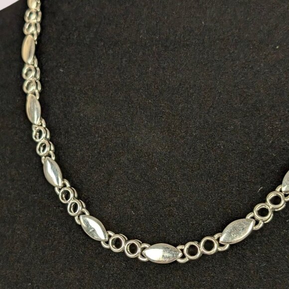 (2/$20) Vintage Circle Cut Out Chain - Picture 3 of 5